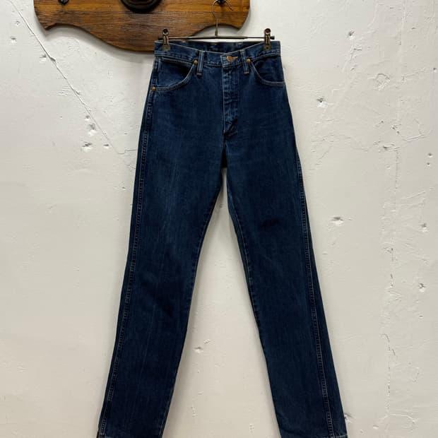 26) 90s USA Wrangler Dark Blue Straight 6