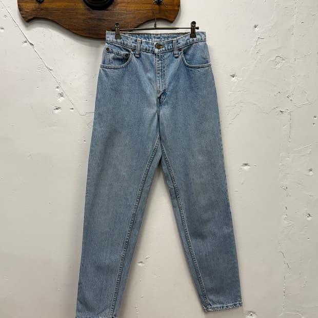 27) CANADA Levi’s 550 Relaxed Tapered Je 6