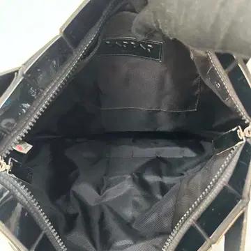 바오바오 이세이미야케 글로시 숄더 토트백 8