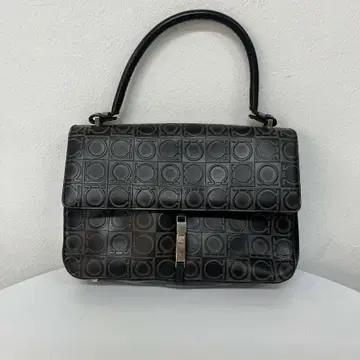 살바토레 페라가모 엠보싱 간치니 가죽 탑핸들 토트백 2