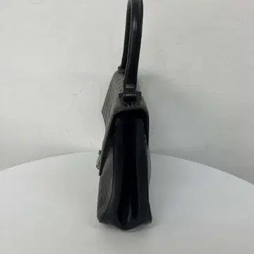 살바토레 페라가모 엠보싱 간치니 가죽 탑핸들 토트백 4