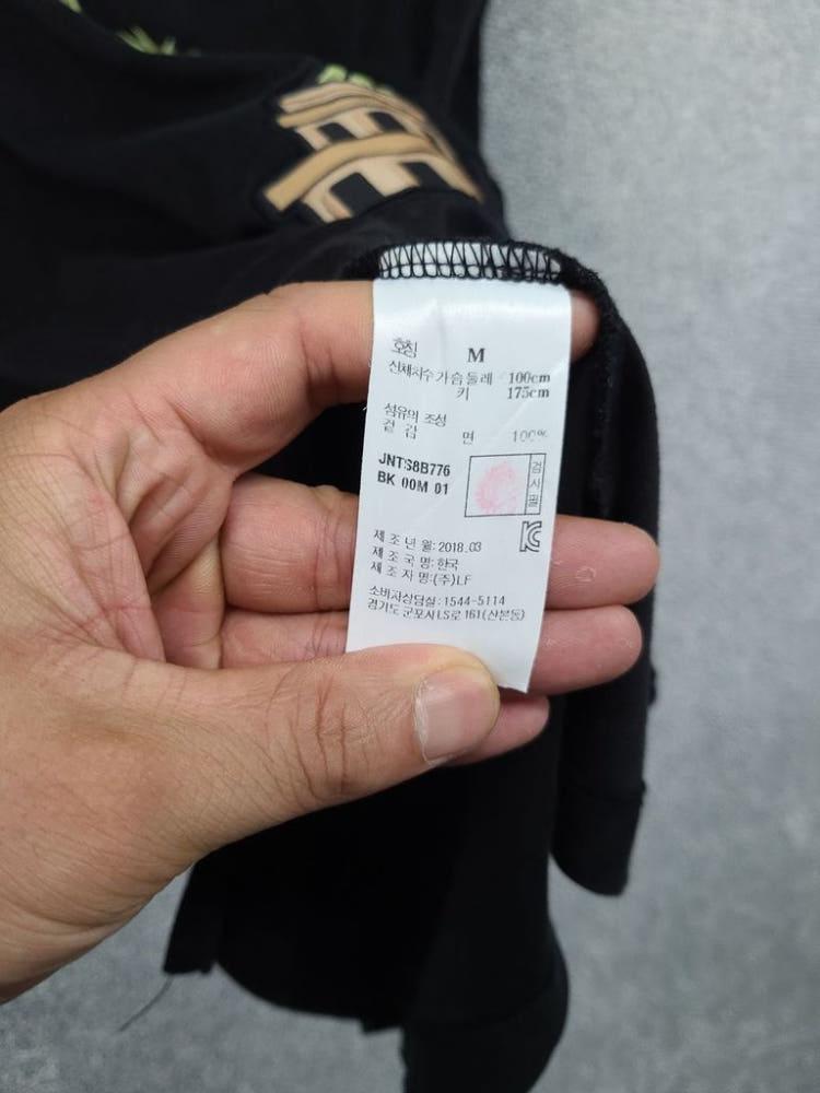 질스튜어트 프린팅 블랙 반팔티 M 10