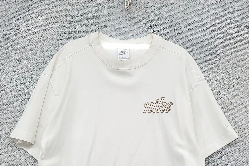 나이키 화이트 반팔티 XS 5