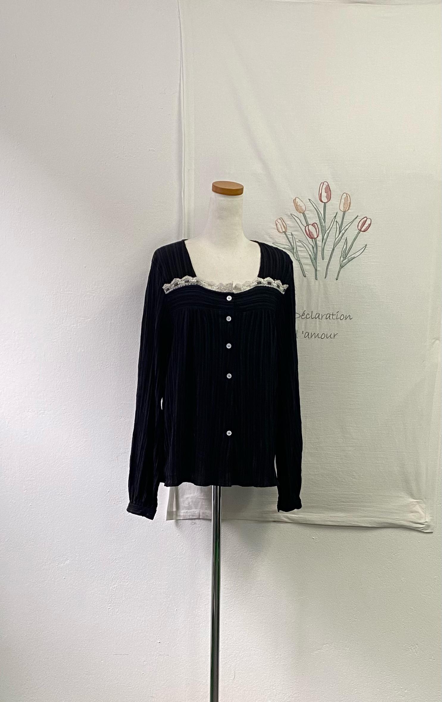 레이스 장식 블랙 블라우스 231 2