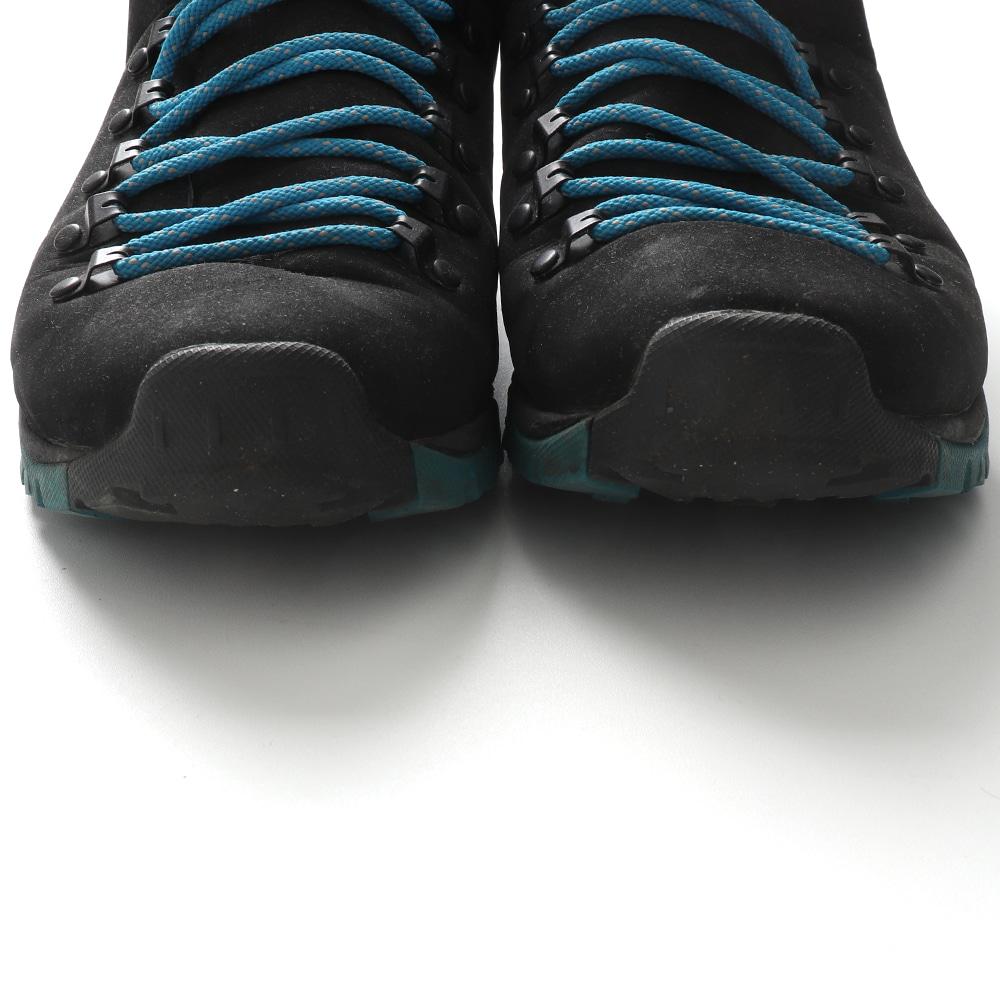 NIKE ACG Trekking Shoes 11