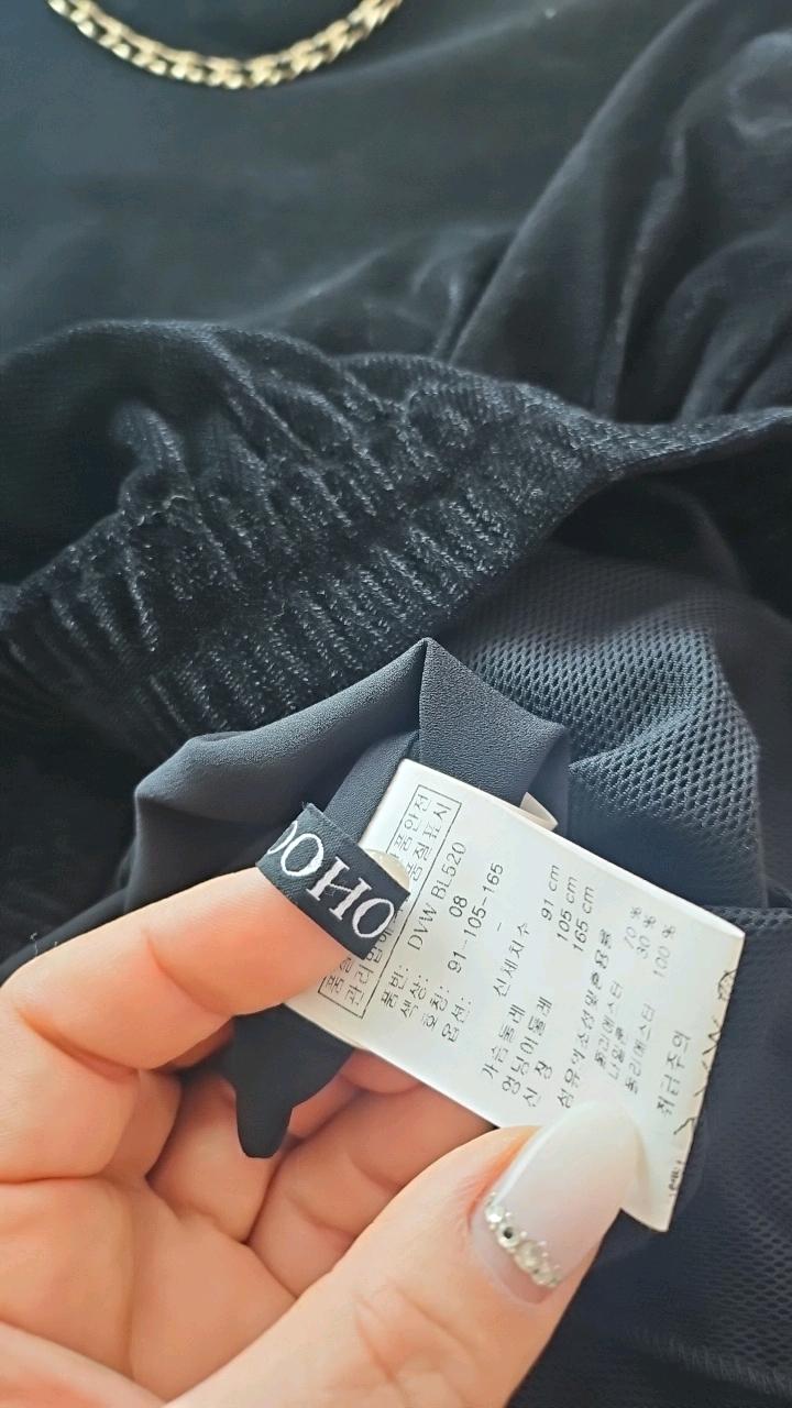도호 체인 디테일 시스루 프릴 블라우스 블랙 4