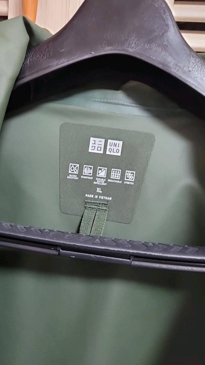 유니클로 후드 바람막이 재킷 카키 3