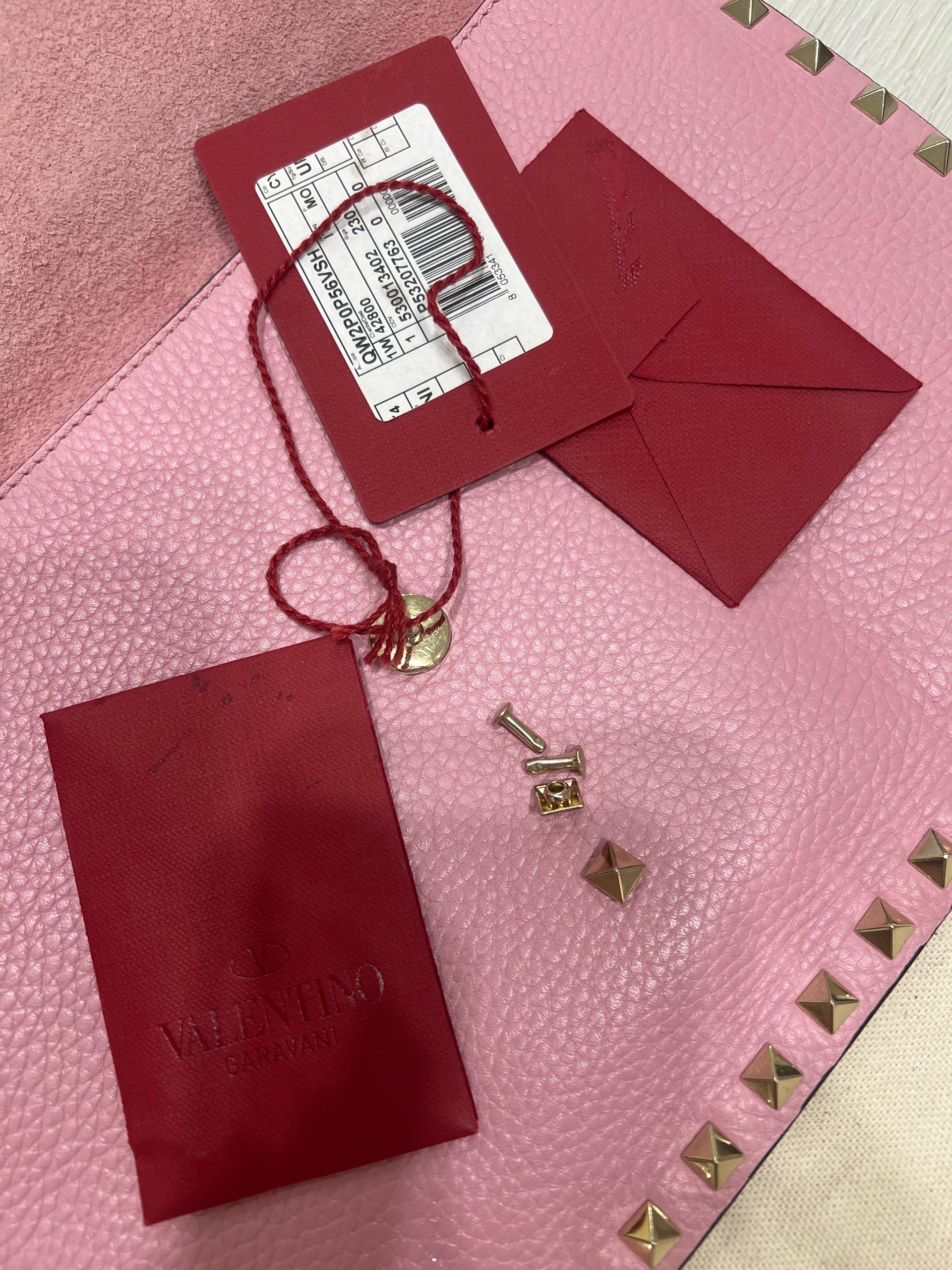 발렌티노 락스터드 가죽 클러치 핑크 4