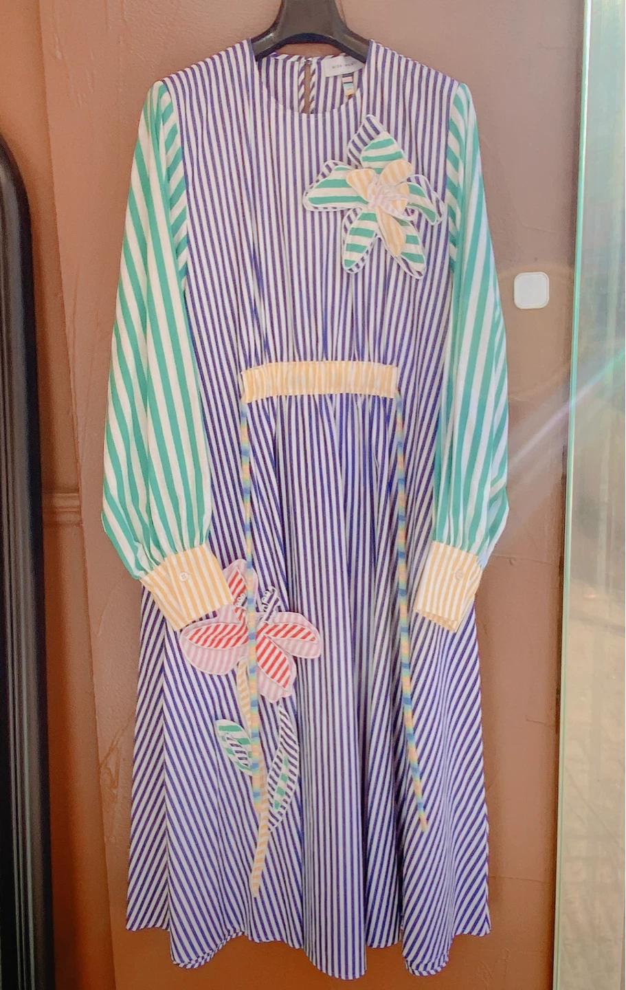 Mira Mikati 미라 미카티 스트라이프 아플리케 플라워 원피스 새제품 2