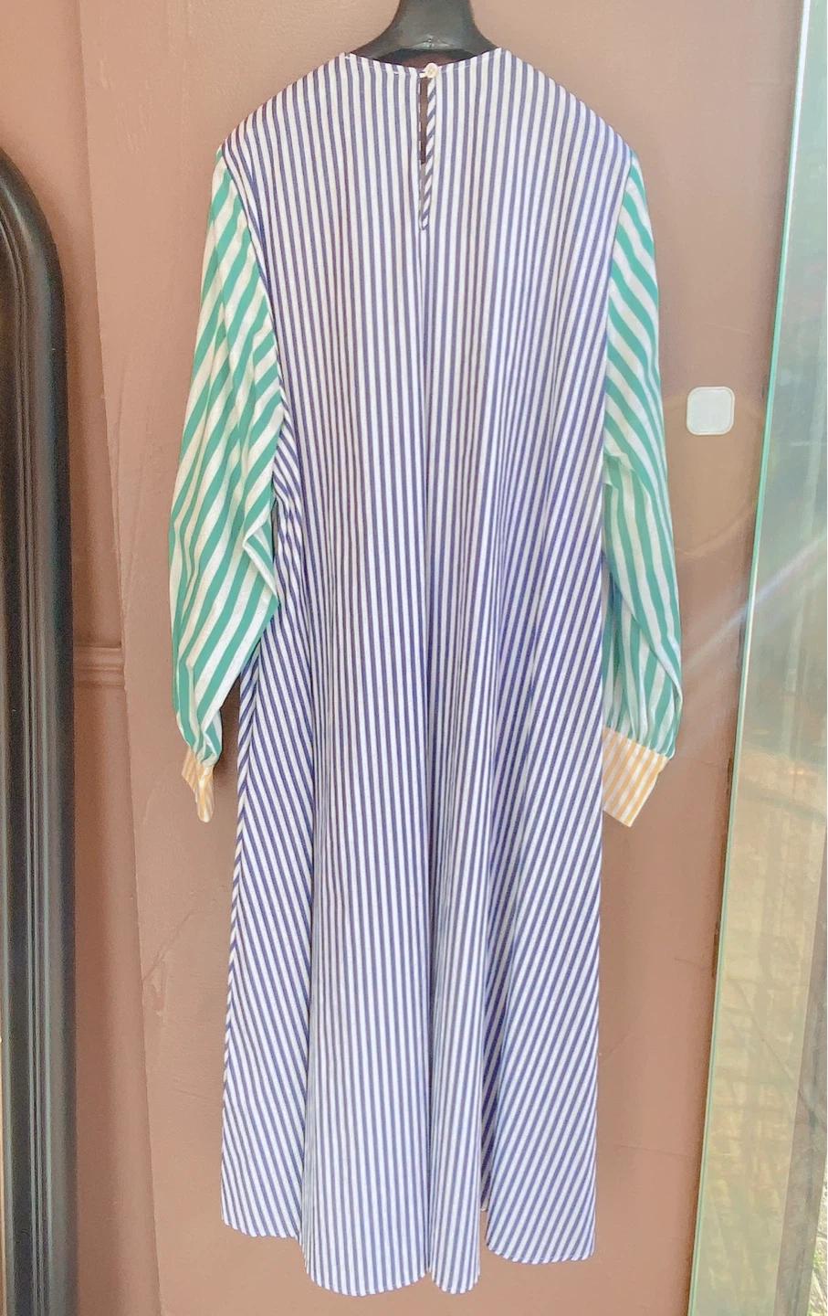 Mira Mikati 미라 미카티 스트라이프 아플리케 플라워 원피스 새제품 11