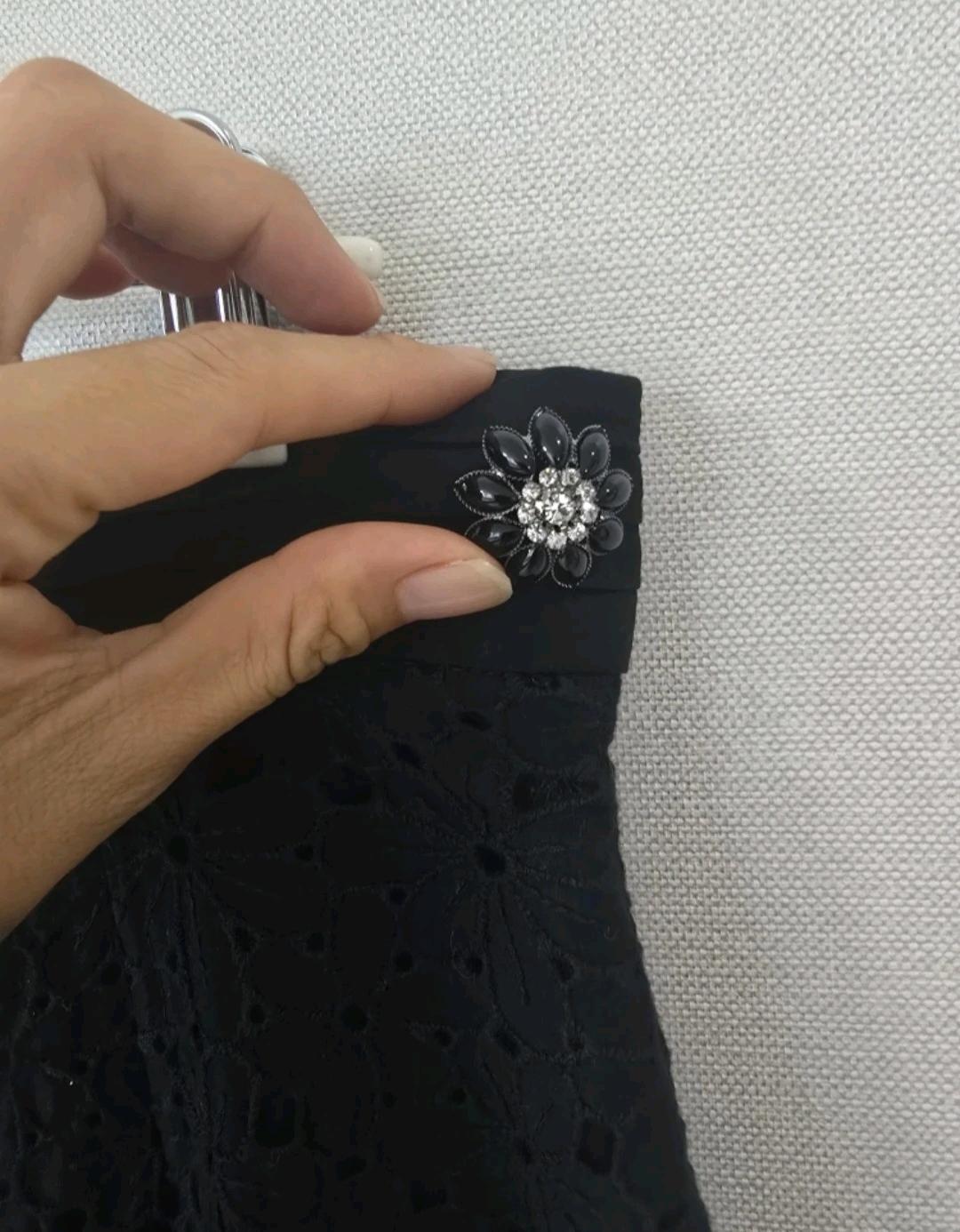 레니본 보석단추 포인트 아일렛 플리츠 스커트 4