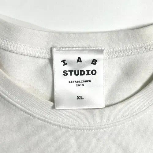 아이앱 스튜디오 반팔티 7
