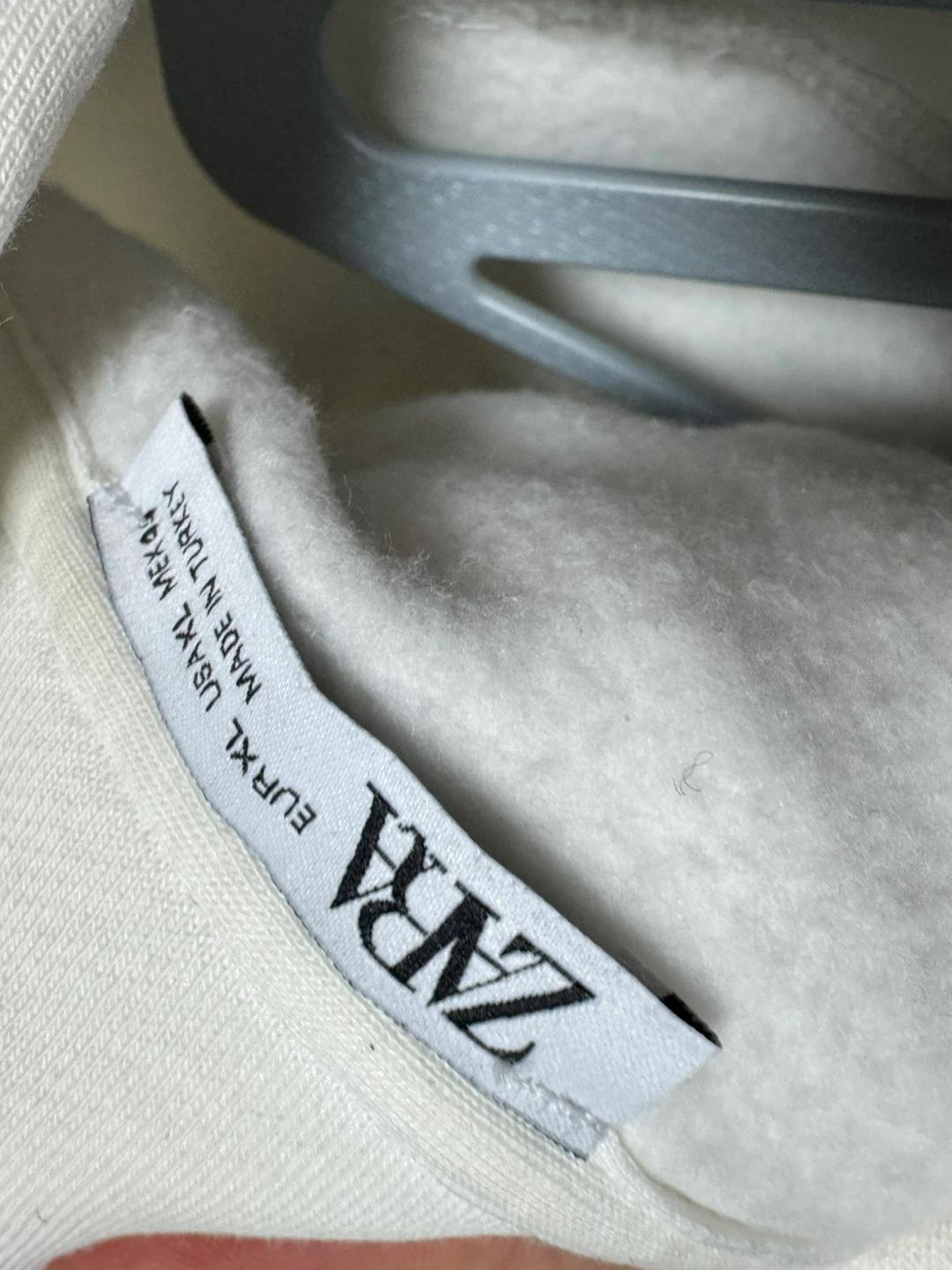 ZARA 화이트 후드티 XL 4