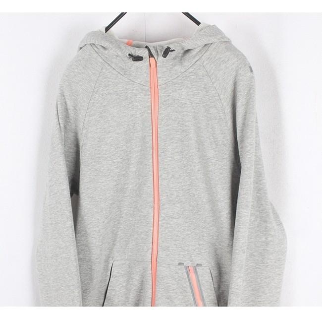 NIKE 4