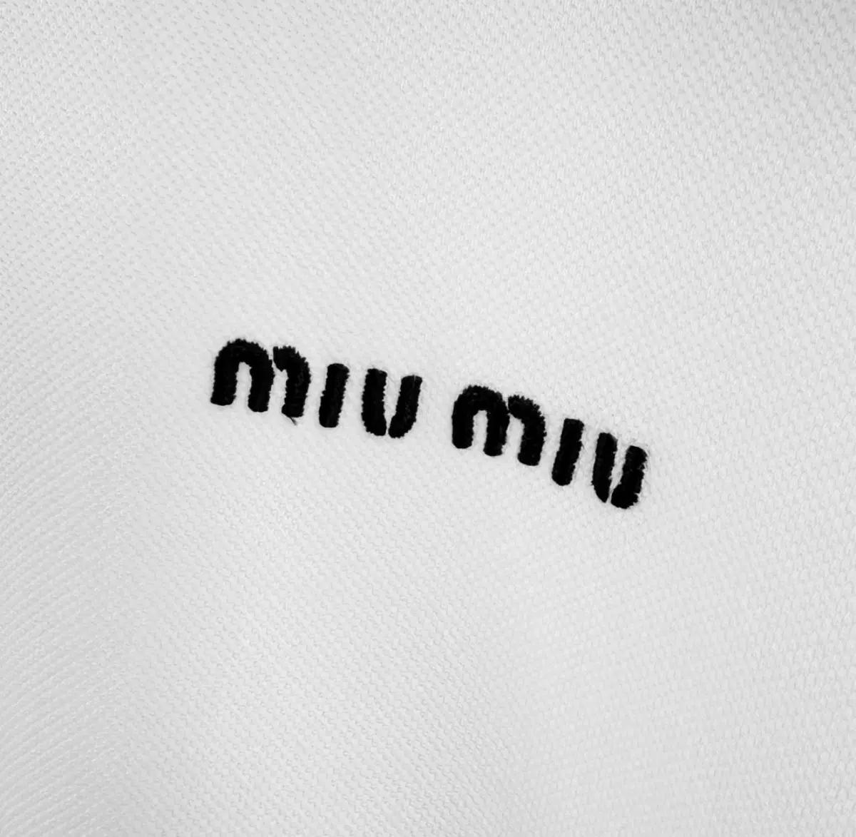 [5% 할인] [XL] 미우미우 24ss 폴로 PK 반팔 티셔츠 화이트 MJN535 7