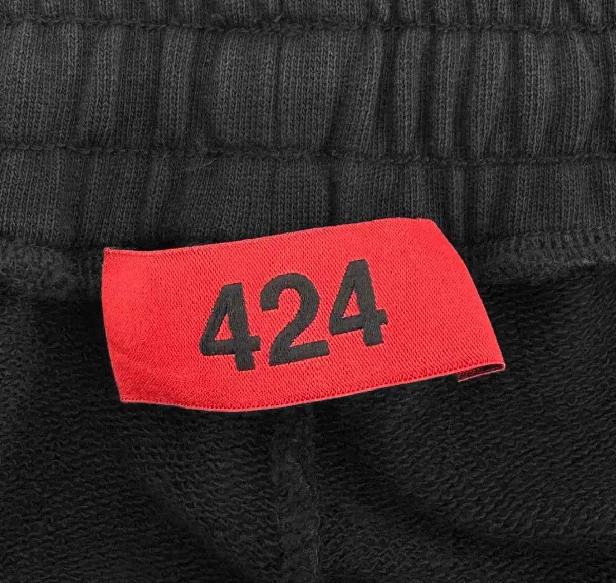 [5% 할인] [M] 424 남성 포투포 자수 로고 플레어 트랙 스웨트 팬츠 블랙 9
