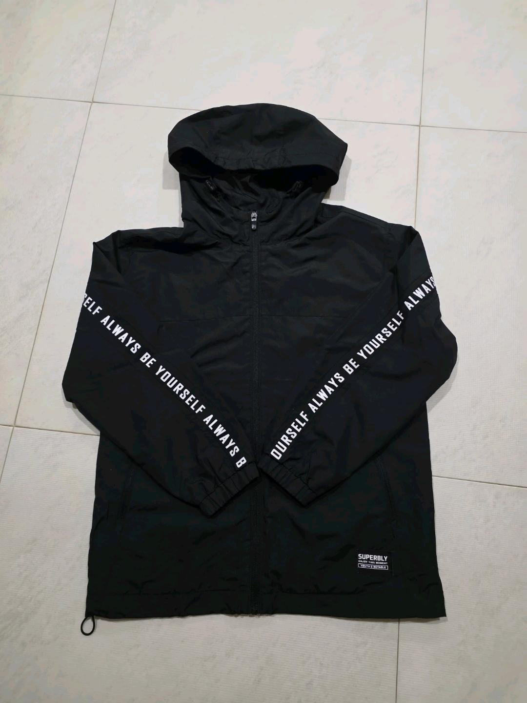 SUPERBLY 블랙 후드 바람막이 155 2