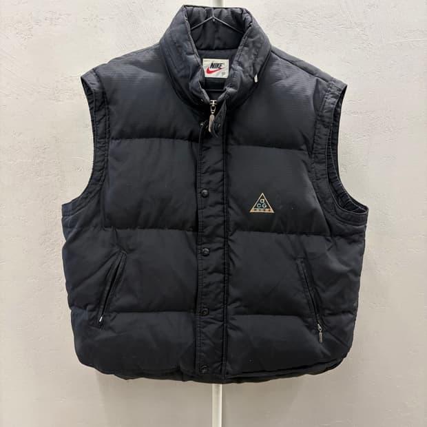 나이키(Nike)의 ACG 90's 올드스쿨 덕다운 패딩 베스트 3