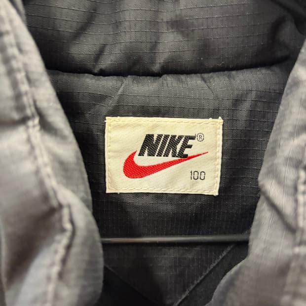 나이키(Nike)의 ACG 90's 올드스쿨 덕다운 패딩 베스트 4