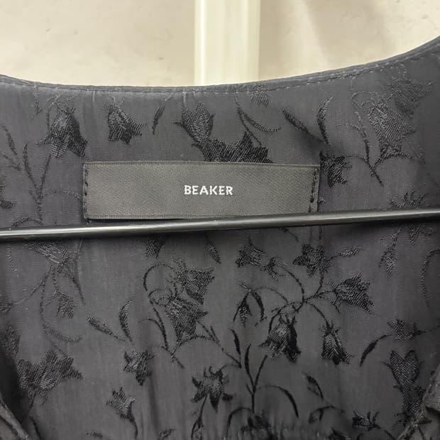 BEAKER 블랙 플라워 블라우스 5