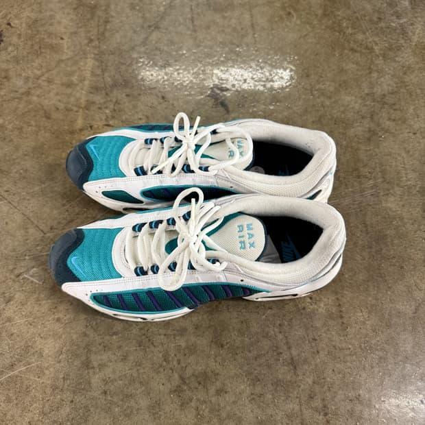 NIKE 나이키 에어 맥스 테일윈드 275 4