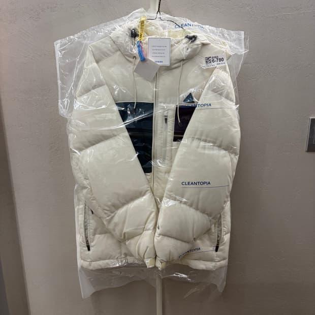 Nike ACG logo padding L 3