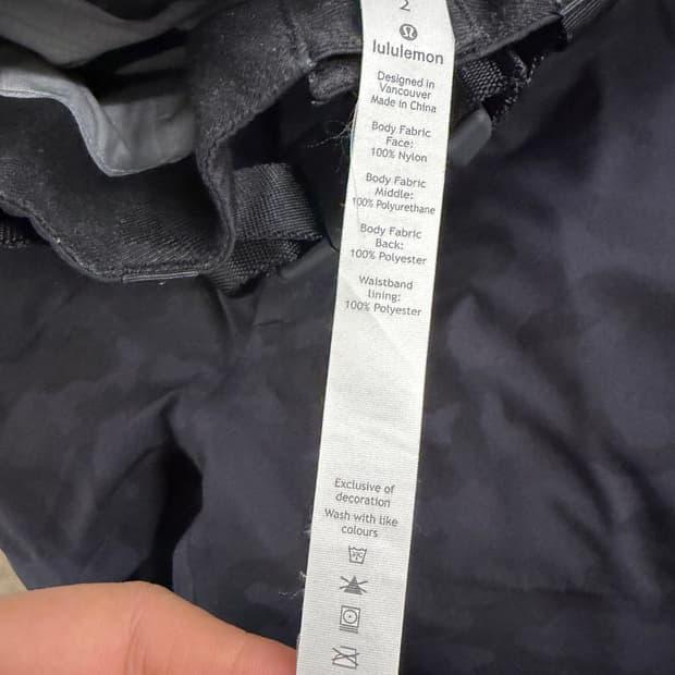 Lululemon Women's Camo stretch pants 2 9