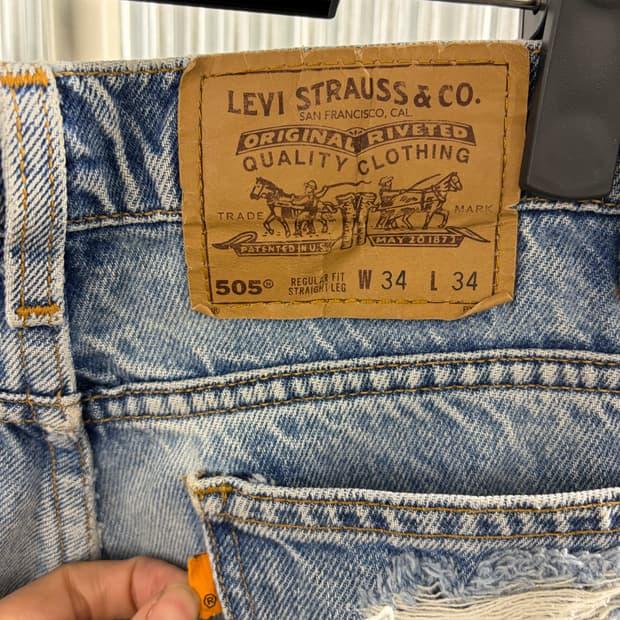 Levi's 505 destroyed denim 34 6