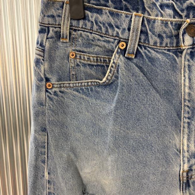 Levi's 505 destroyed denim 34 4