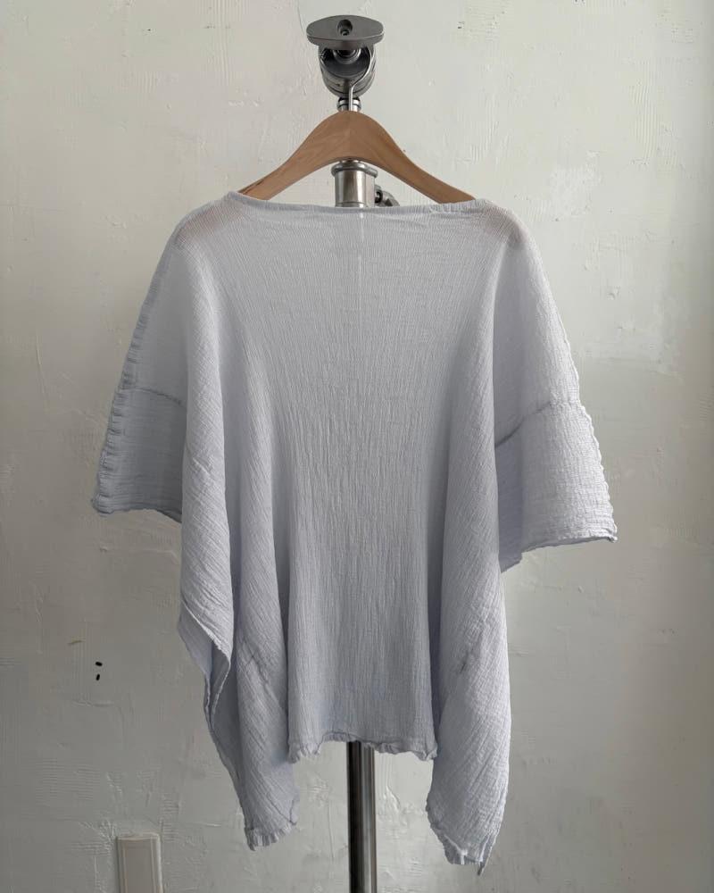 Issey Miyake me 이세이미야케 연하늘 보트넥 플리츠 옆단추 티셔츠 7