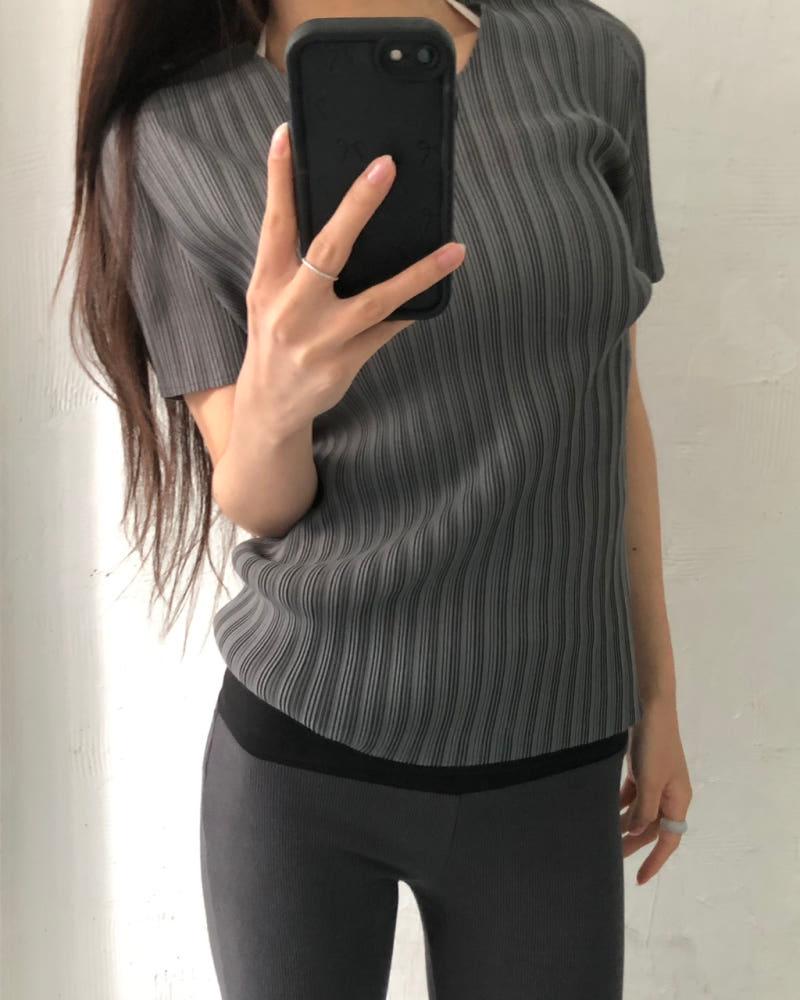 Pleats Please 플리츠플리즈 그레이 플리츠 티셔츠 4