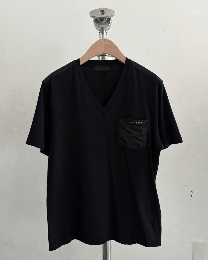 Prada 프라다 나일론 포켓로고 브이넥 티셔츠 3