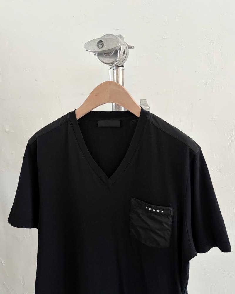 Prada 프라다 나일론 포켓로고 브이넥 티셔츠 4
