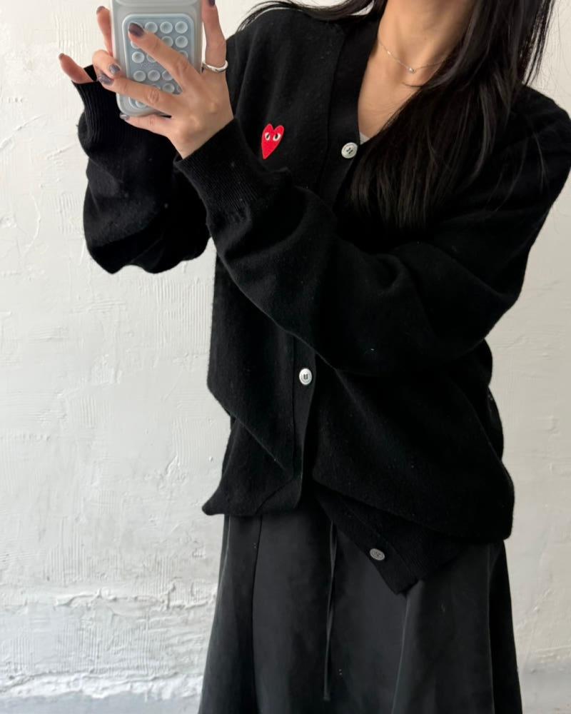 COMMEdesGARCONS 꼼데가르송 레드와펜 블랙컬러 브이넥 가디건 4