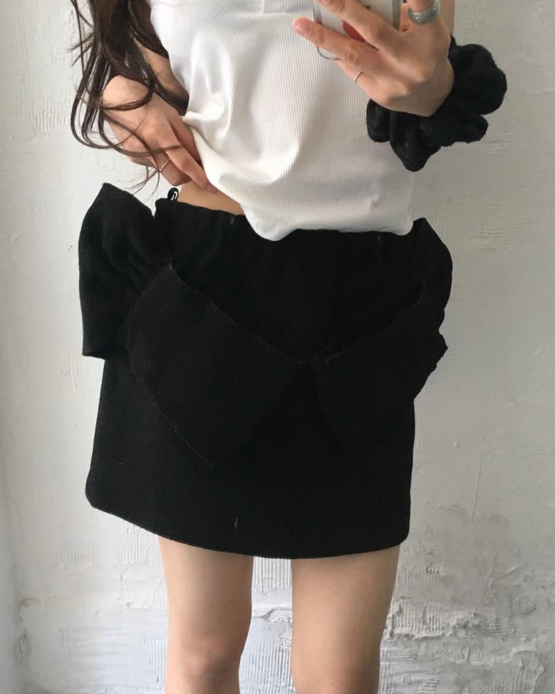 Miu Miu 미우미우 블랙 컬러 리본 로우라이즈 미니 스커트 3