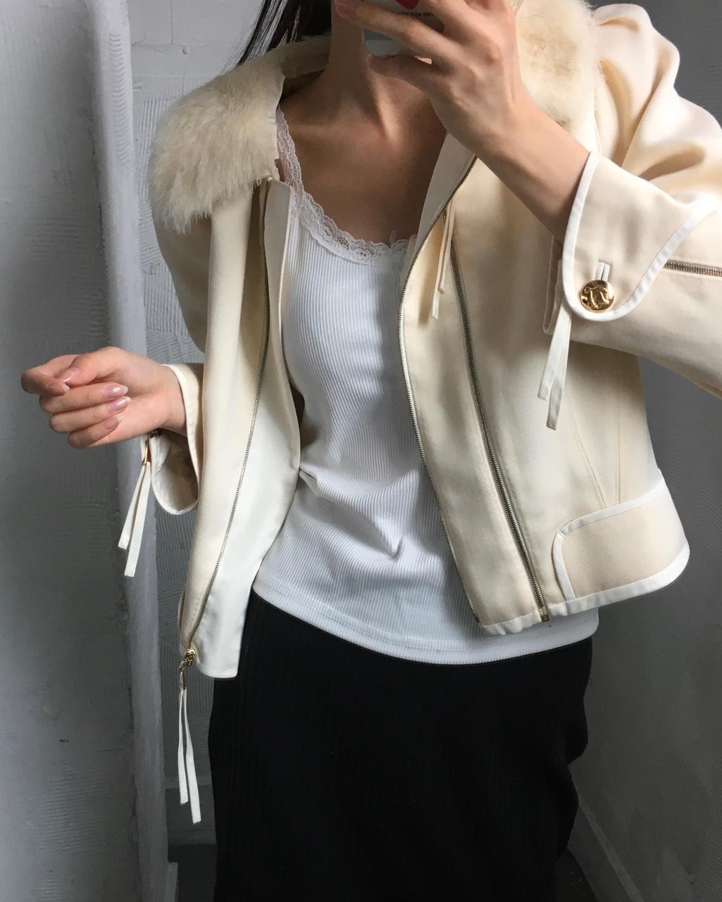 Louis Vuitton 루이비통 아이보리 퍼 트리밍 크롭 자켓 2