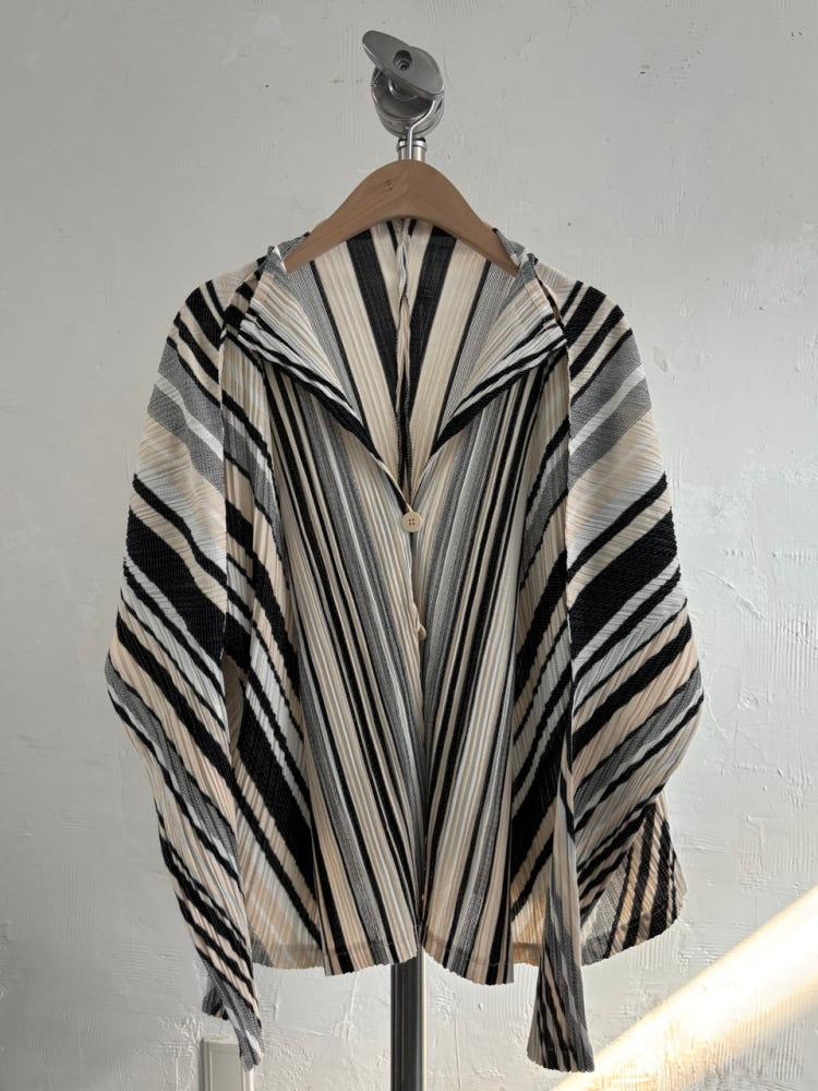 Pleats Please 플리츠플리즈 베이지 블랙 스트라이프 플리츠 자켓 5