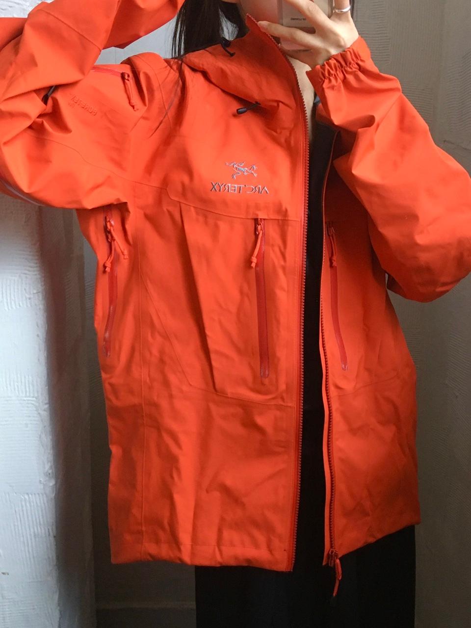 Arcteryx 아크테릭스 레드오렌지 알파 SV 고어텍스 자켓 2