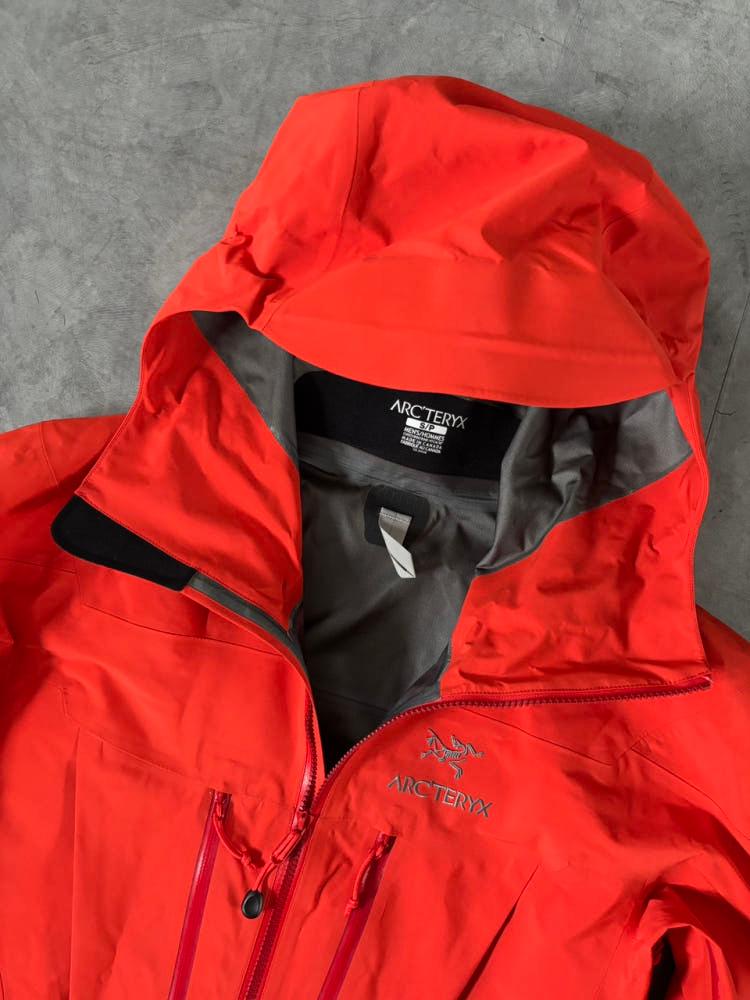 Arcteryx 아크테릭스 레드오렌지 알파 SV 고어텍스 자켓 9