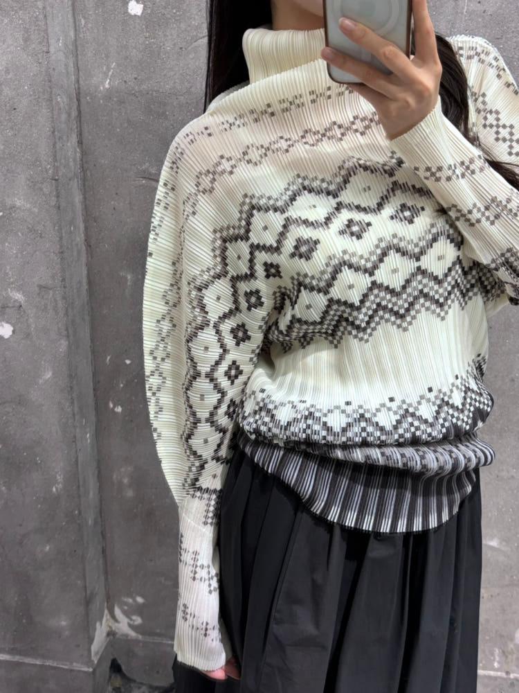 Pleats Please 플리츠플리즈 터틀넥 도트 패턴 블라우스 4