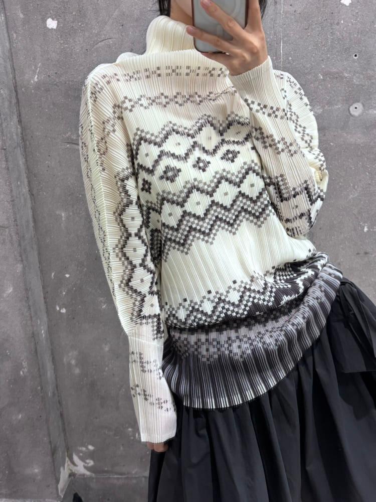 Pleats Please 플리츠플리즈 터틀넥 도트 패턴 블라우스 3