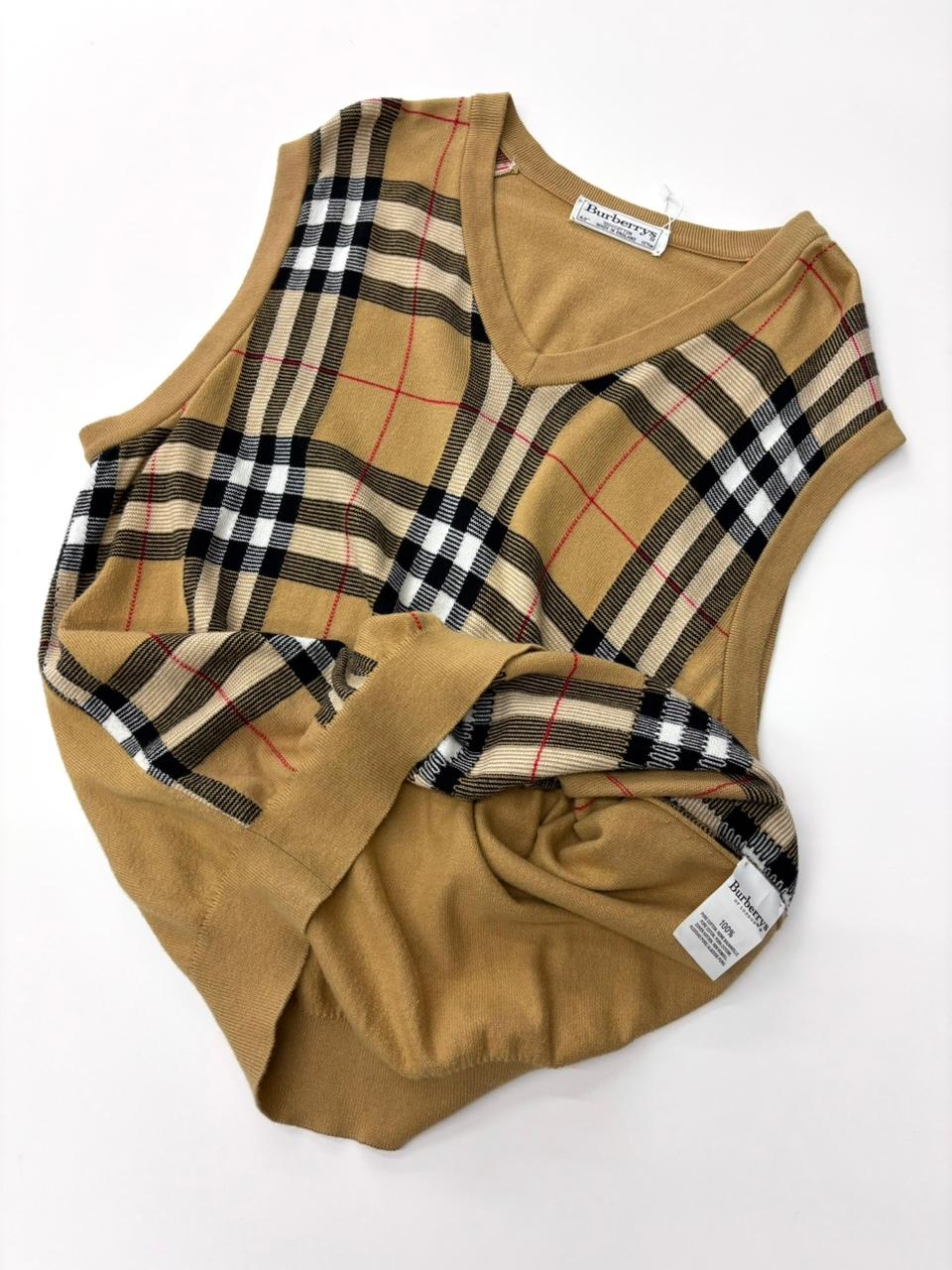 Burberry 버버리 노바체크 브이넥 슬리브리스 니트 2