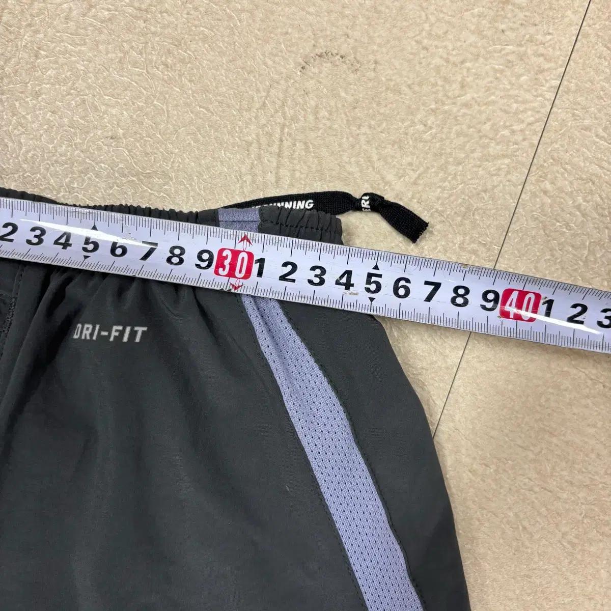 나이키 러닝 스우시 하프 팬츠 6