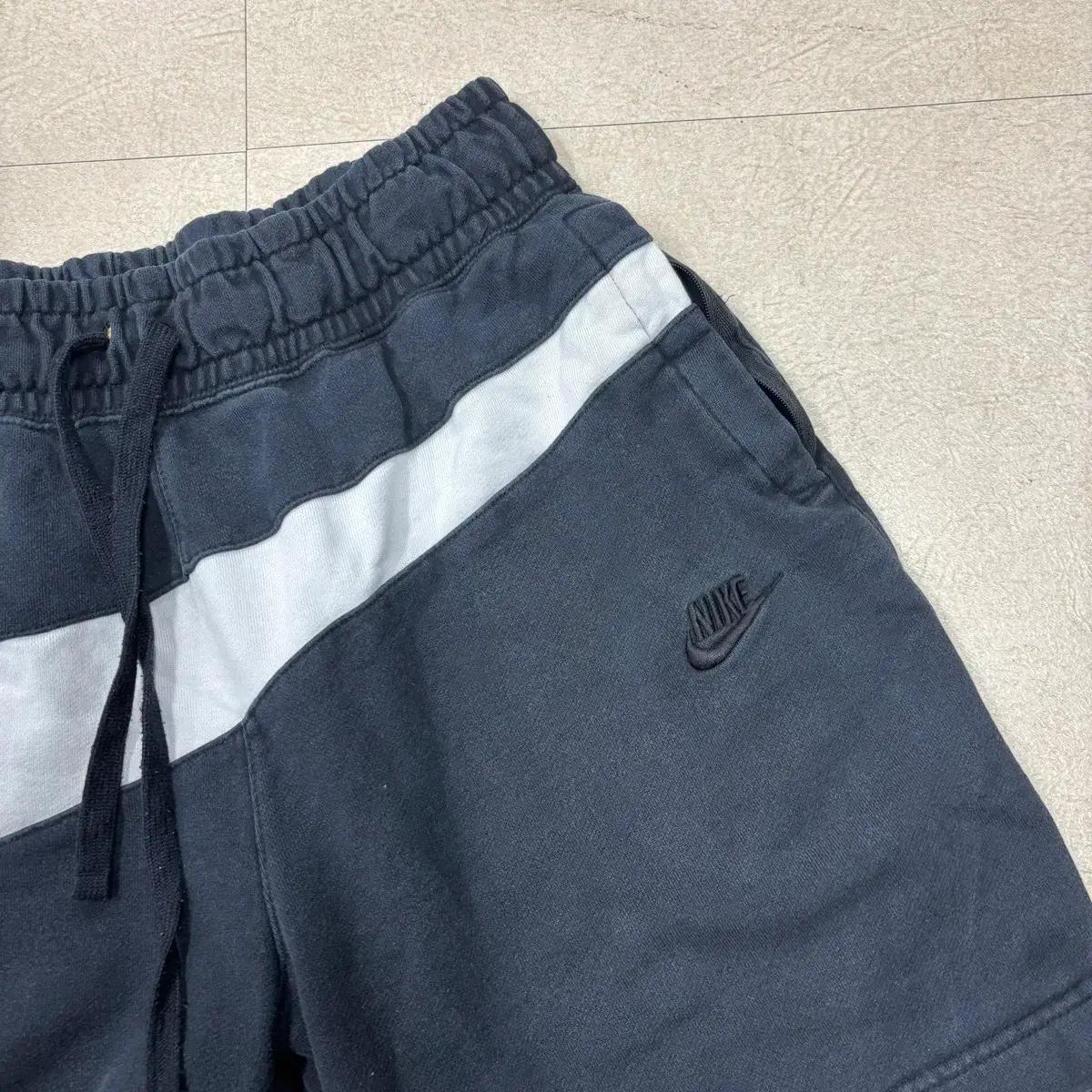 나이키 빅스우시 블랙 하프팬츠 3