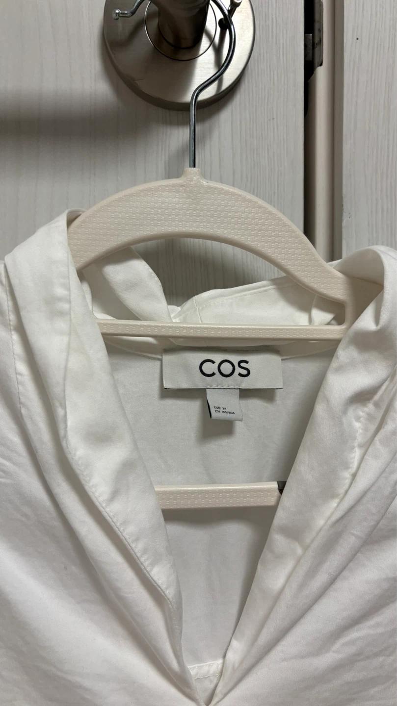 COS 여성 화이트 브이넥 긴팔 셔츠 4