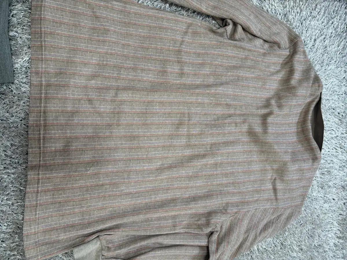 일본판 지아니 발렌티노 긴팔 카라티 사이즈 105 7