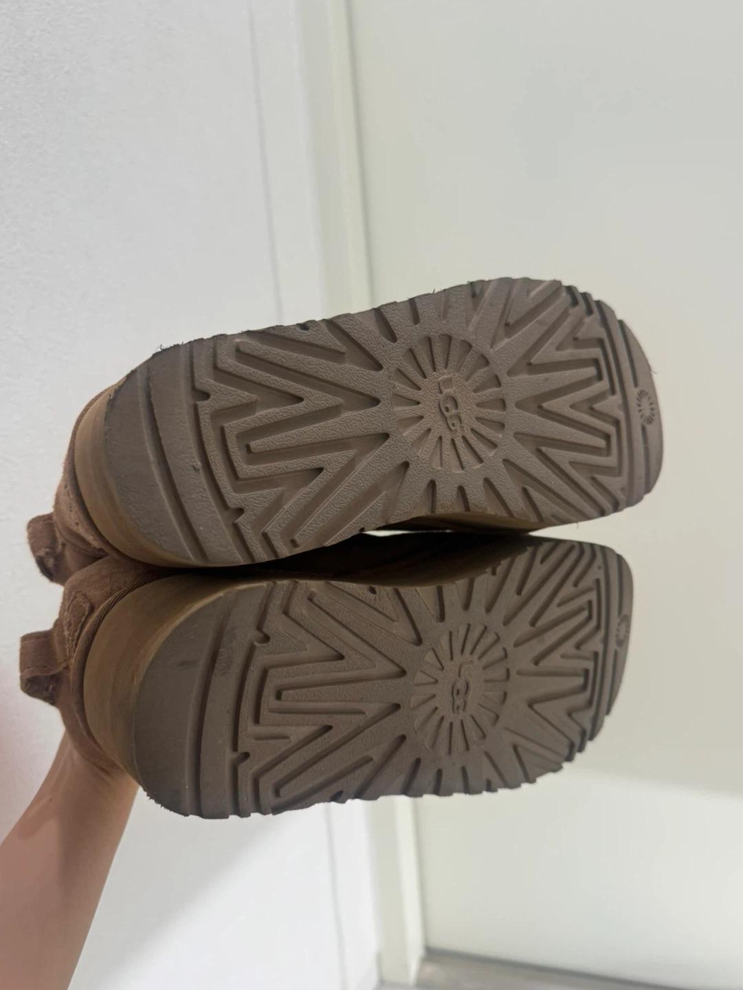 UGG 어그 정품 클래식 미니 플랫폼 체스트넛 250 (8) 4