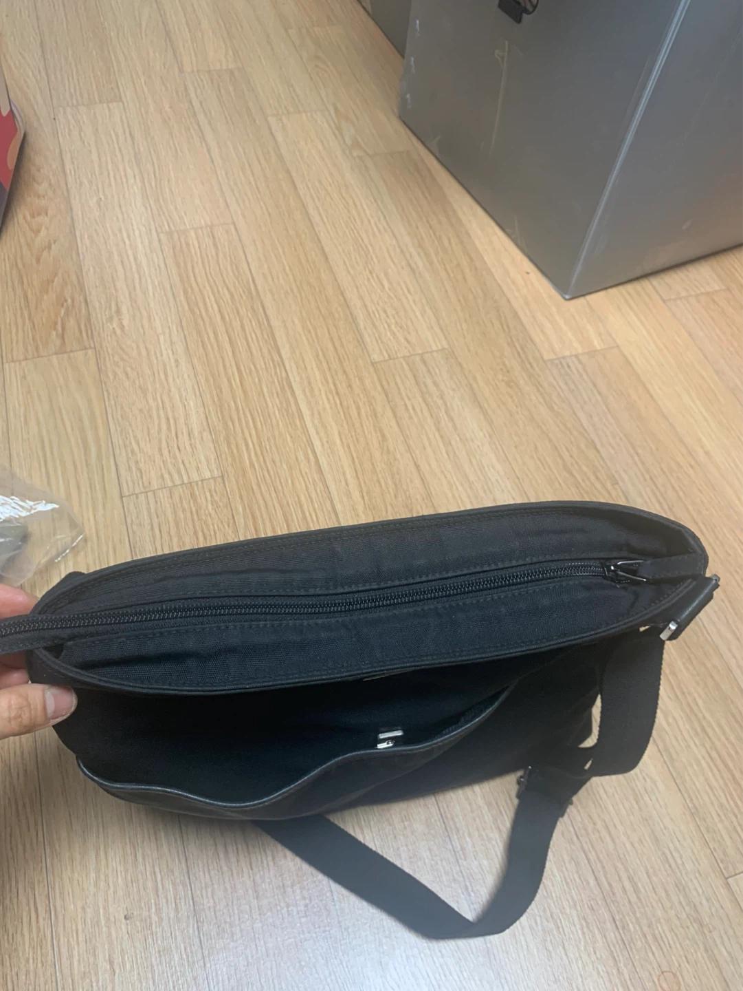 구찌 블랙 캔버스 숄더백 7