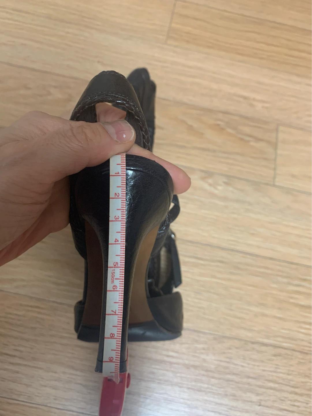 펜디 꼬임 스트랩 힐  9