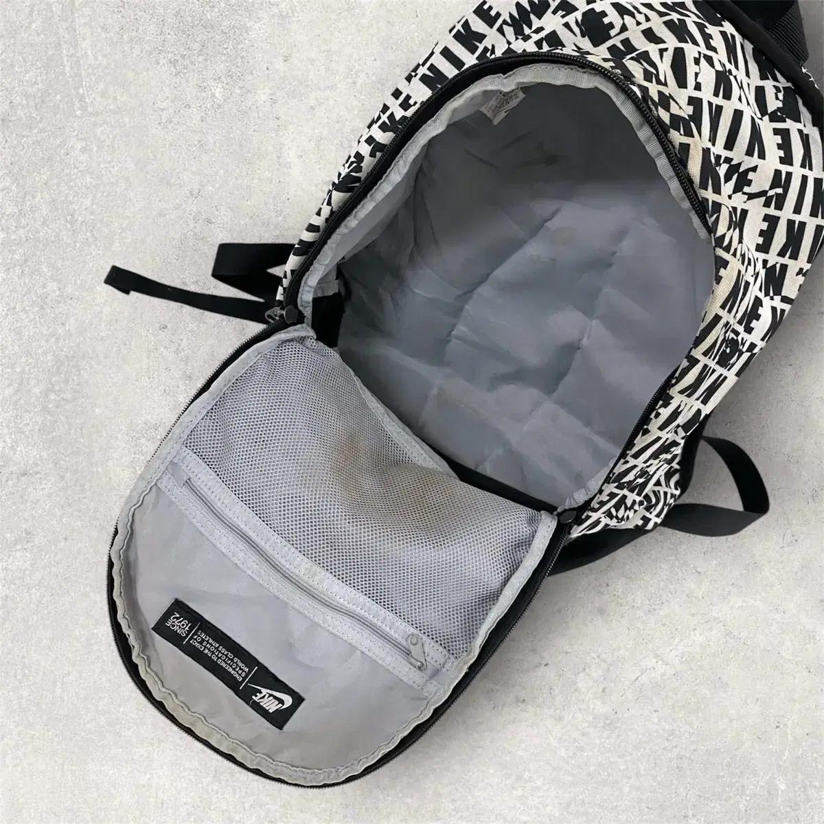 나이키 샤이엔 솔리드 백팩 (B330) 5